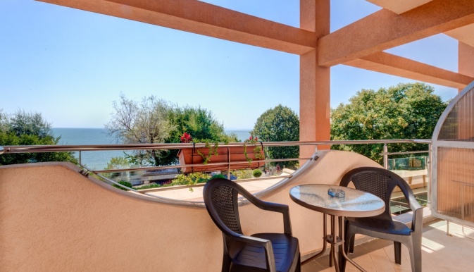 CAPRI_HOTEL_NESSEBAR_BULGARIA_AIR_TOUR_TRAVEL